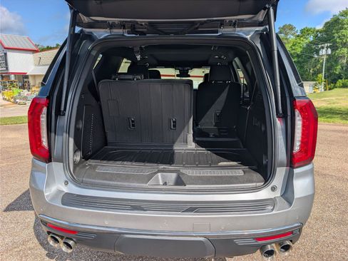 Used 2023 GMC Yukon AT4 w/ Technology Package AWD/4WD image 40