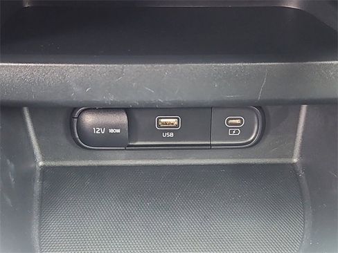 Certified 2024 Kia Seltos X-Line image 17