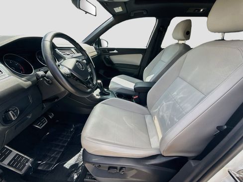 Used 2021 Volkswagen Tiguan SE R-Line FWD image 18