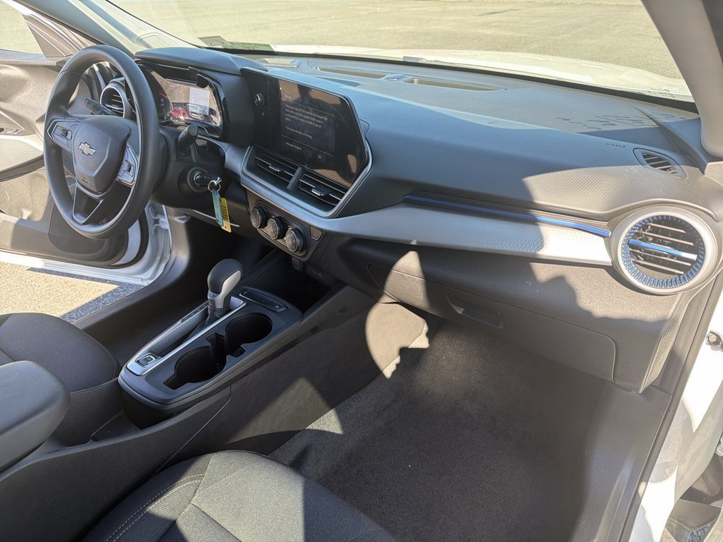 Certified 2026 Chevrolet Trax LS FWD image 25