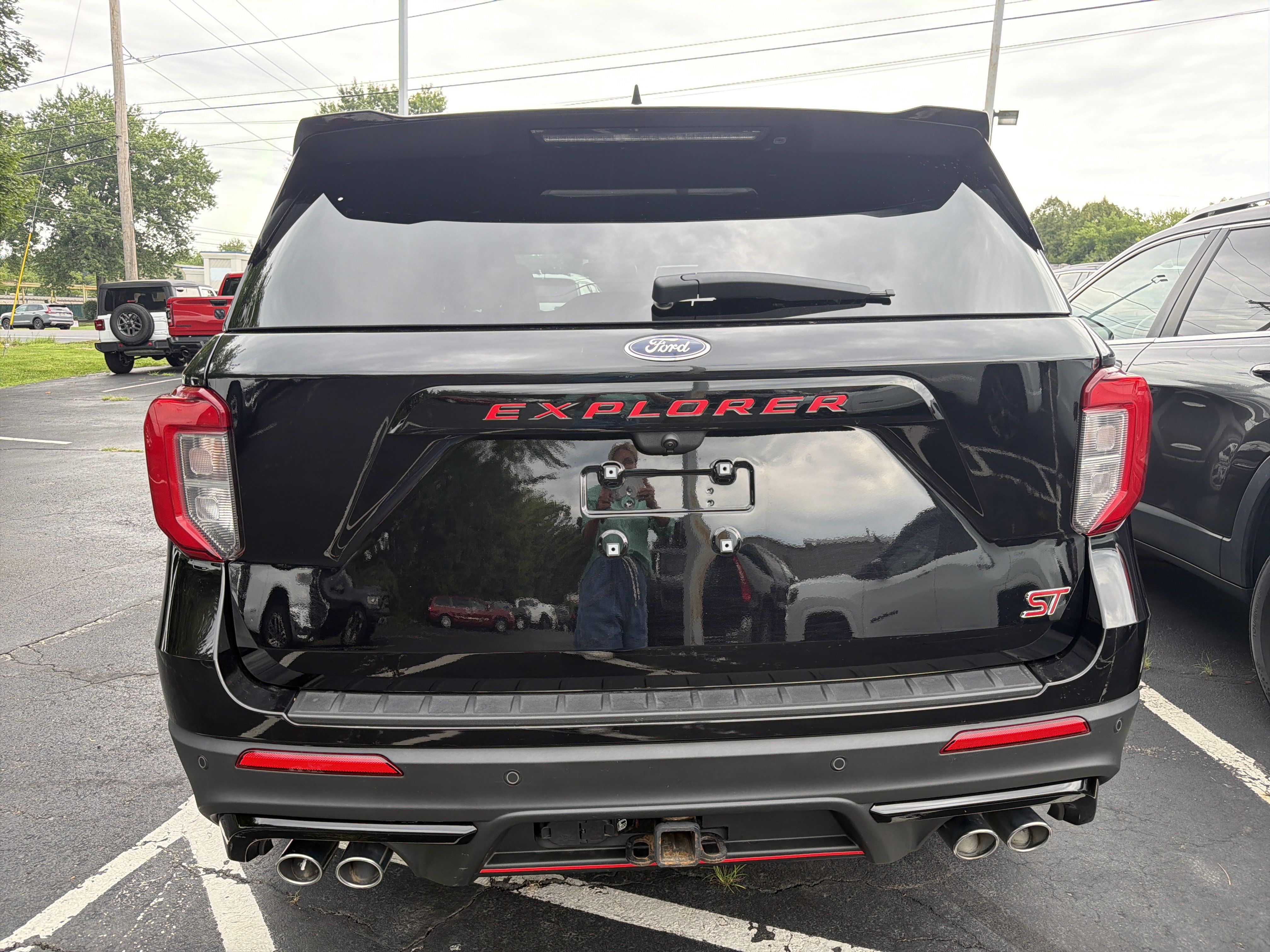 Used 2020 Ford Explorer ST w/ Premium Technology Package AWD/4WD image 9