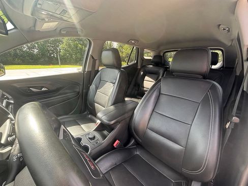 Used 2023 GMC Terrain SLT FWD image 27