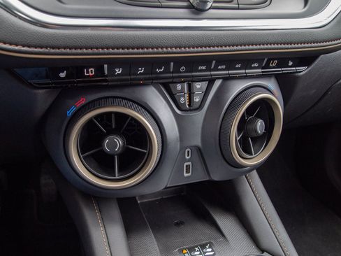 Used 2023 Chevrolet Blazer Premier FWD image 18