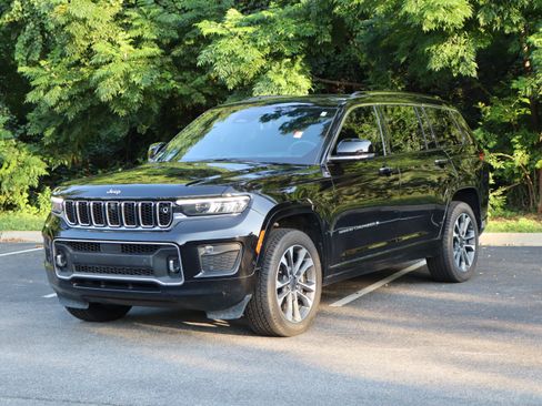 Used 2022 Jeep Grand Cherokee L Overland w/ Advanced Protech Group III RWD image 5