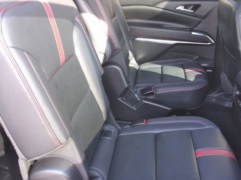 Used 2024 Chevrolet Traverse RS w/ LPO, Floor Liner Package image 35