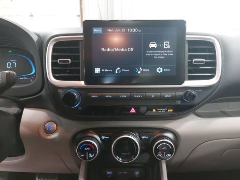 Certified 2024 Hyundai Venue SEL FWD image 19