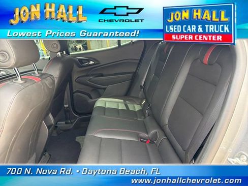 Used 2025 Chevrolet Trax RS w/ Driver Confidence Package FWD image 21