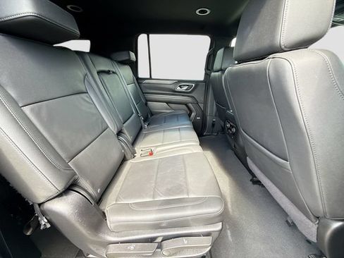 Used 2024 Chevrolet Suburban LT AWD/4WD image 29