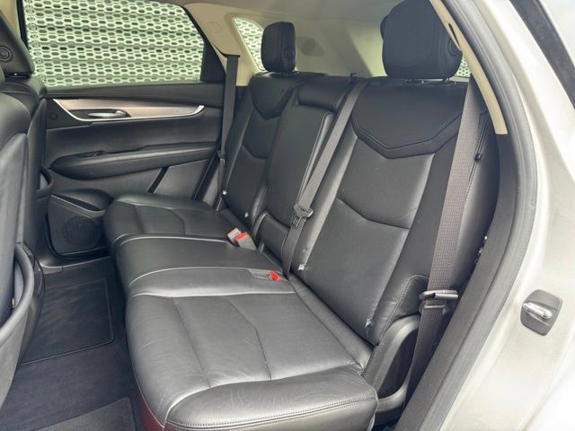 Used 2018 Cadillac XT5 Premium Luxury FWD image 10
