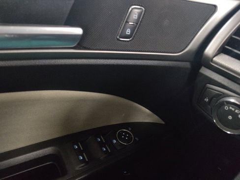 Used 2018 Ford Fusion S image 27