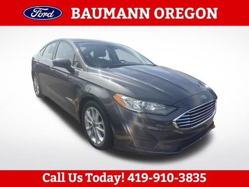 Used 2019 Ford Fusion SE FWD image 1