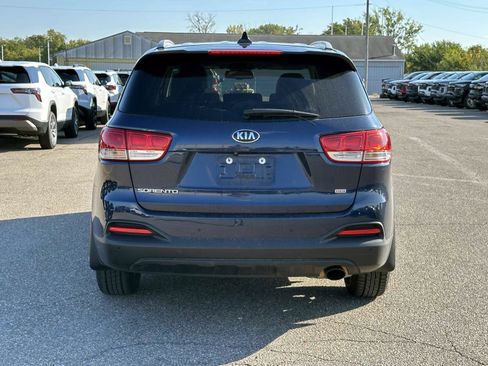 Used 2018 Kia Sorento LX image 4