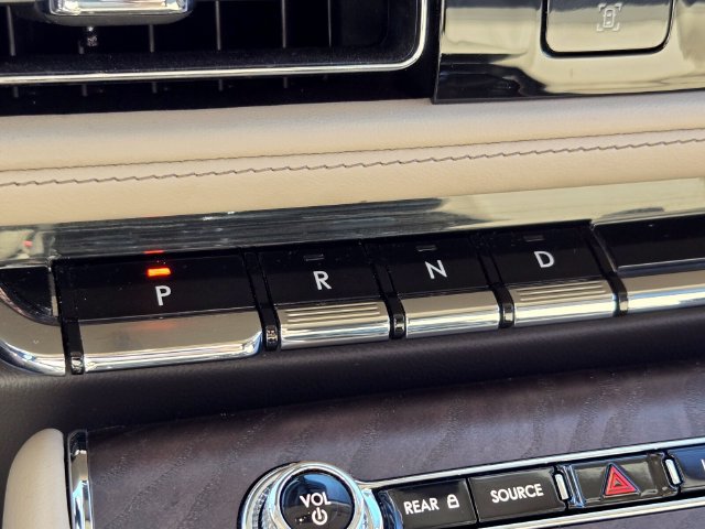 Used 2020 Lincoln Aviator Reserve w/ Elements Package Plus AWD/4WD image 28