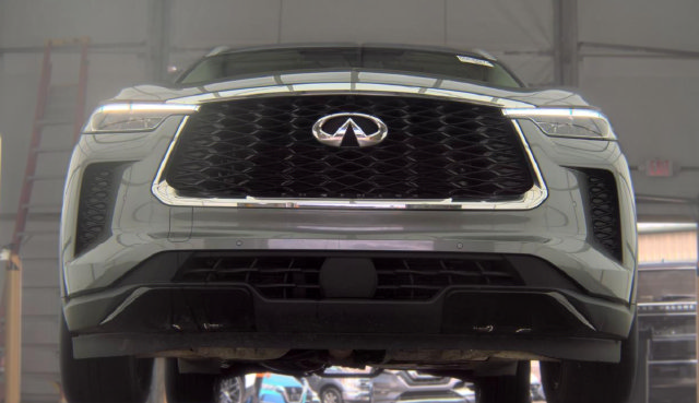 Used 2023 INFINITI QX60 Luxe w/ Cargo Package AWD/4WD image 3