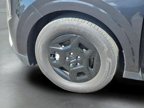 Used 2026 Kia Carnival FWD image 16
