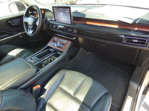 Used 2022 Lincoln Aviator Reserve image 12
