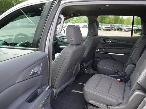 Certified 2025 Chevrolet Traverse LT w/ Driver Confidence Package AWD/4WD image 16