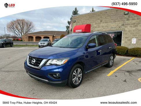 Used 2019 Nissan Pathfinder SV image 1