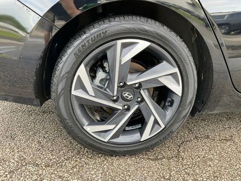 Used 2024 Hyundai Elantra Limited FWD image 13