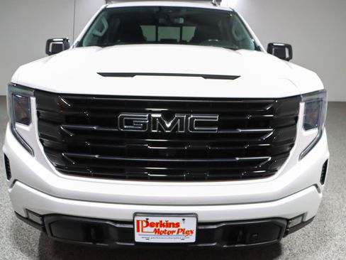 Used 2023 GMC Sierra 1500 Elevation w/ Elevation Premium Package image 4