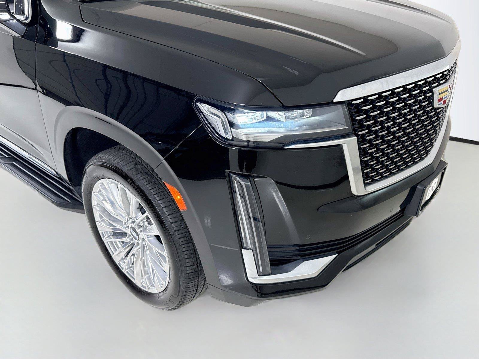 Used 2022 Cadillac Escalade Luxury AWD/4WD image 31