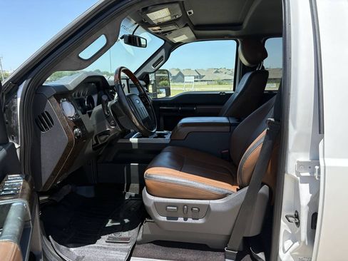 Used 2016 Ford F250 Platinum w/ FX4 Off-Road Package AWD/4WD image 13