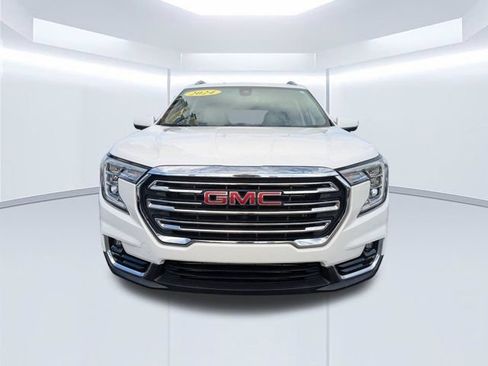 Used 2024 GMC Terrain SLT w/ Infotainment Package II FWD image 9