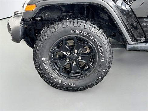 Used 2022 Jeep Gladiator Willys image 27