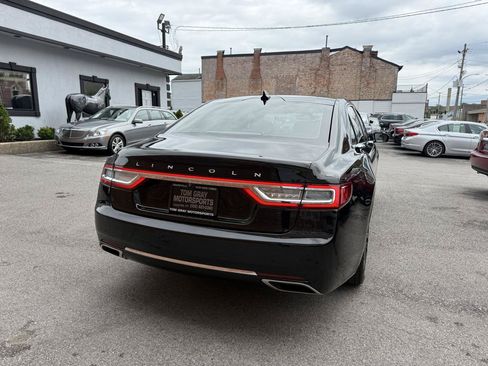 Used 2018 Lincoln Continental Select w/ Continental Climate Package AWD/4WD image 3