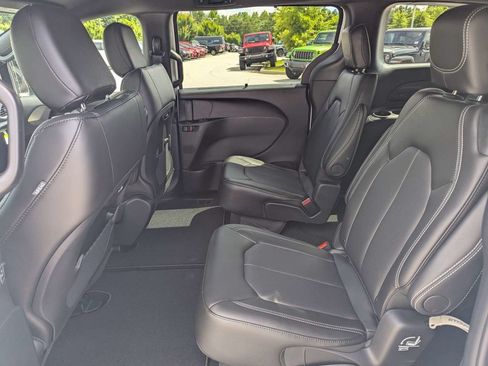 New 2027 Chrysler Pacifica Select w/ Family Tech Group FWD image 13