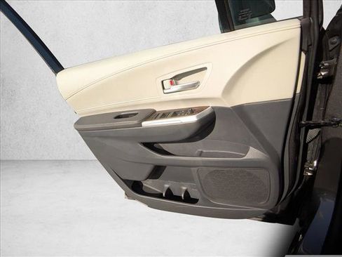 Used 2024 Toyota Sienna XLE image 24