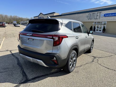 New 2026 Kia Seltos LX FWD image 3