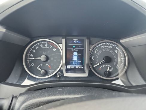 Certified 2022 Toyota Tacoma SR5 image 18