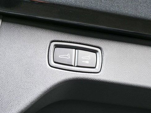 New 2026 Porsche Macan 4S Electric image 32