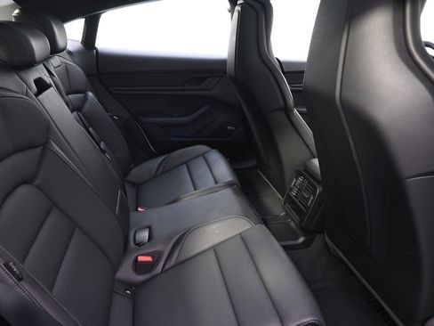 Used 2021 Porsche Taycan 4S w/ Premium Package image 18
