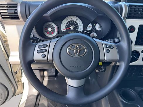 Used 2013 Toyota FJ Cruiser 4WD w/ Convenience Pkg image 13
