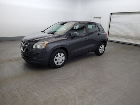 Used 2016 Chevrolet Trax LS FWD image 2