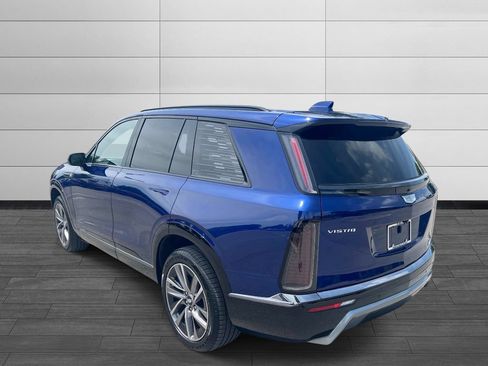 Certified 2026 Cadillac Vistiq Luxury w/ LPO, Floor Liner Package AWD/4WD image 4