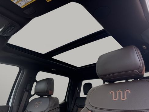 Used 2025 Ford F250 King Ranch w/ Chrome Package image 19