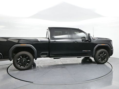 Used 2025 GMC Sierra 2500 AT4 AWD/4WD image 8