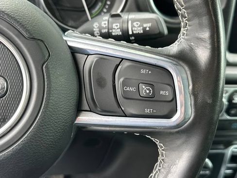 Used 2022 Jeep Wrangler Unlimited Sahara w/ Cold Weather Group AWD/4WD image 8