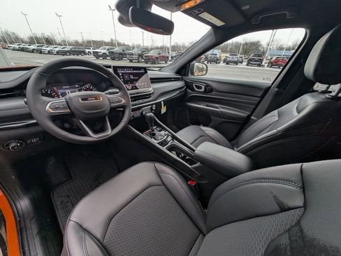 New 2026 Jeep Compass Latitude image 2