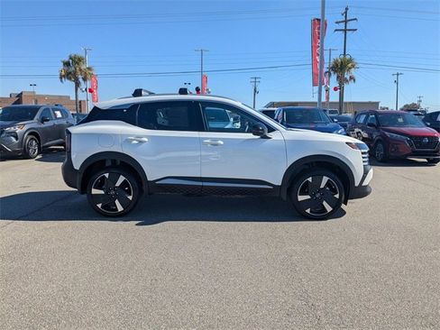 New 2026 Nissan Kicks SR image 2