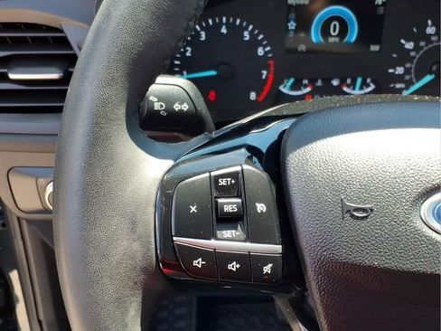 Certified 2022 Ford Escape SE w/ Cold Weather Package AWD/4WD image 18