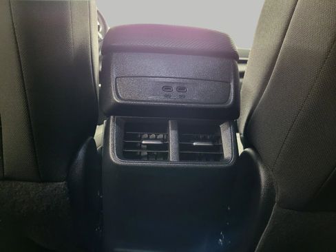 Used 2025 Chevrolet Equinox LT image 23