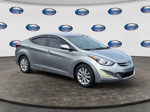 Used 2015 Hyundai Elantra SE w/ Option Group 02 FWD image 7