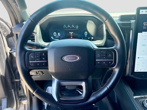 Used 2024 Ford Expedition Platinum RWD image 11