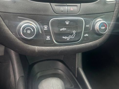 Used 2025 Chevrolet Malibu RS FWD image 14