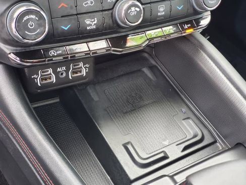 Used 2023 Dodge Durango GT image 19