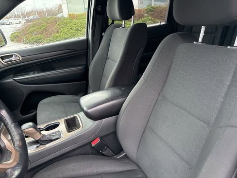 Used 2017 Jeep Grand Cherokee Laredo w/ Quick Order Package 23E image 16